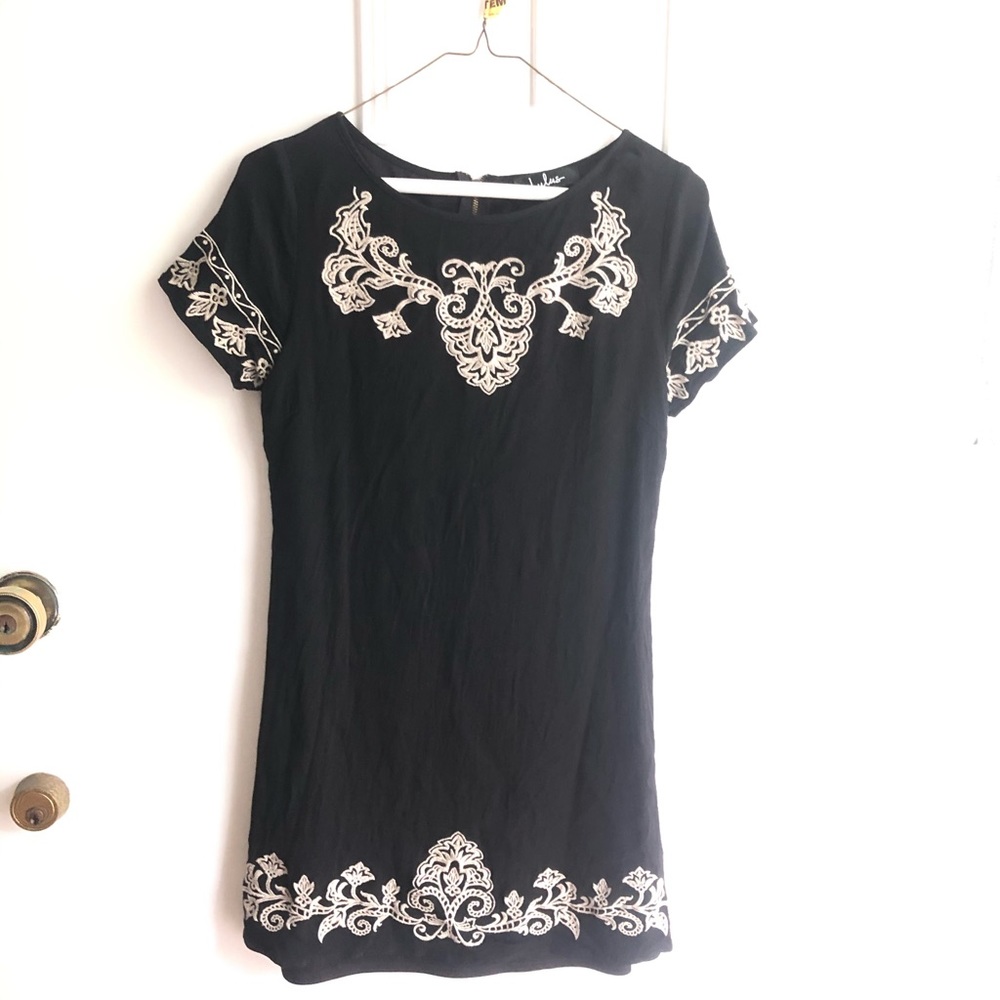 Lulus size 2 flattering dress